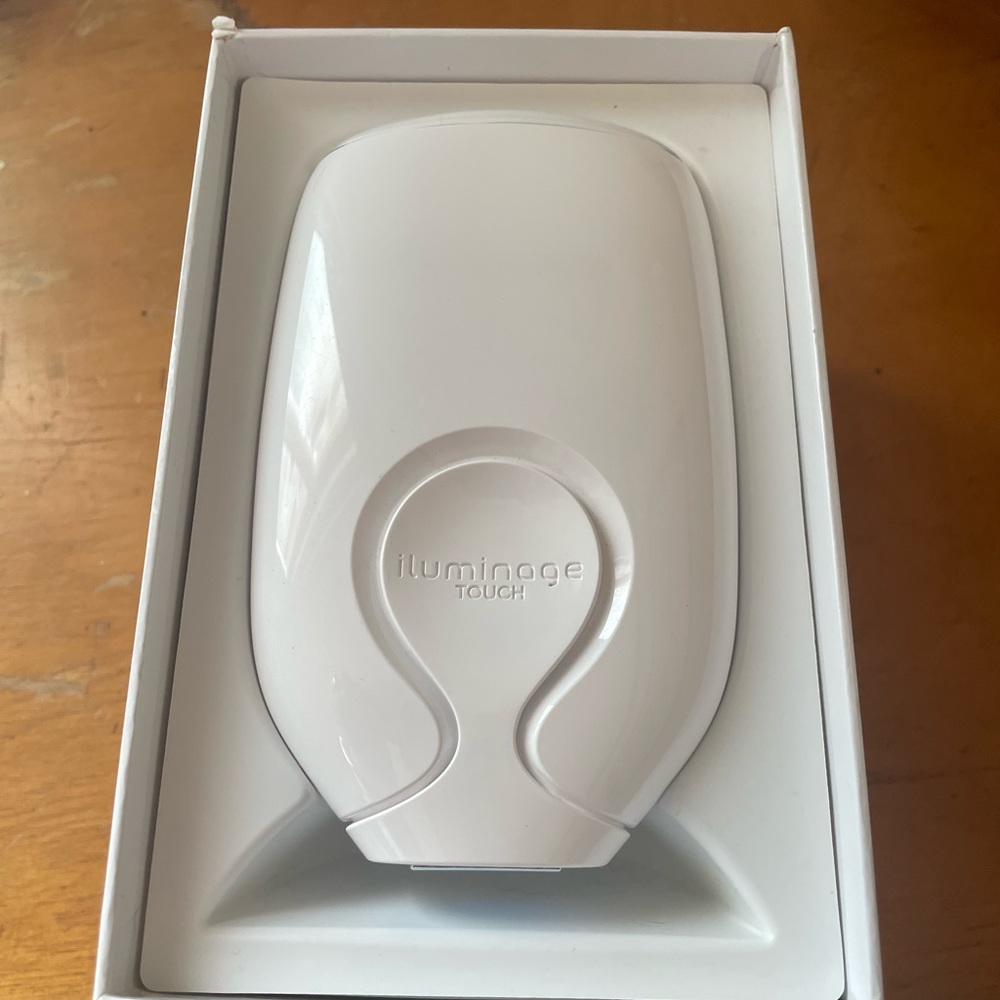 Laser hair removal iluminage touch